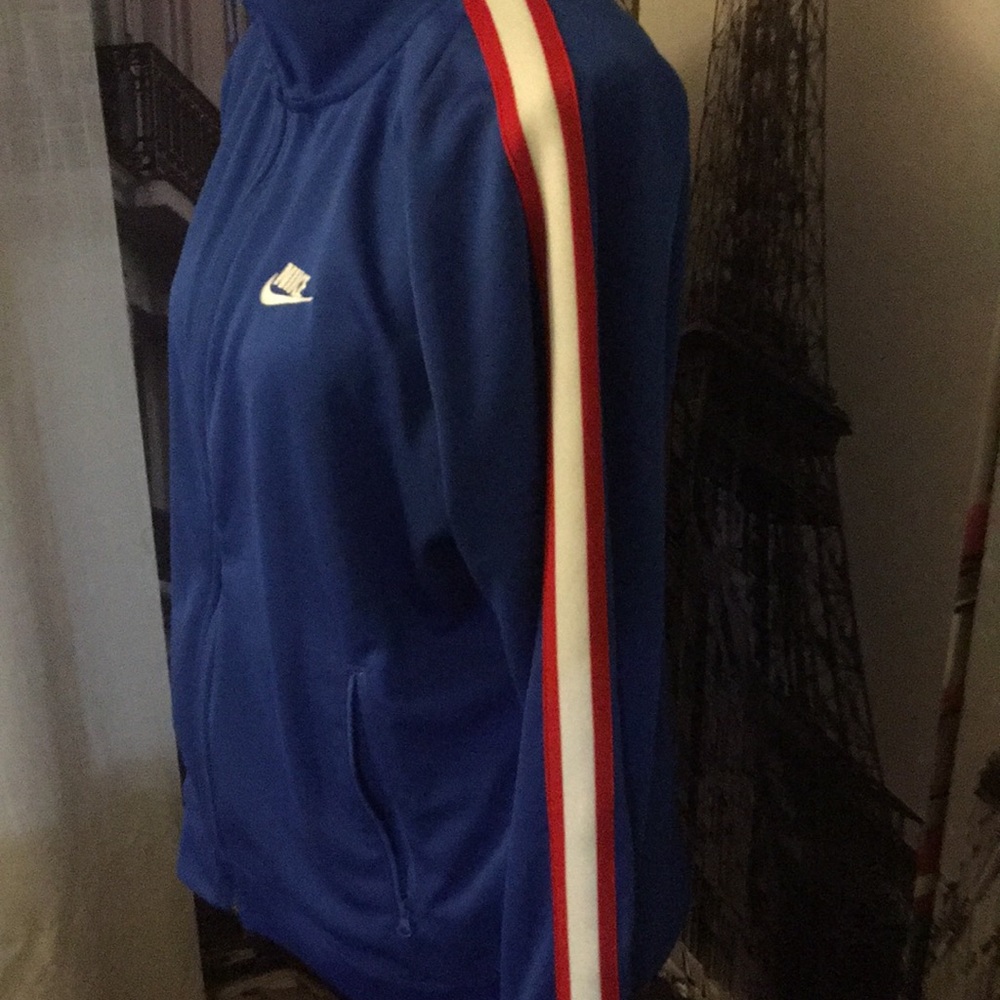 Nike Jacket - Picture 2 of 6